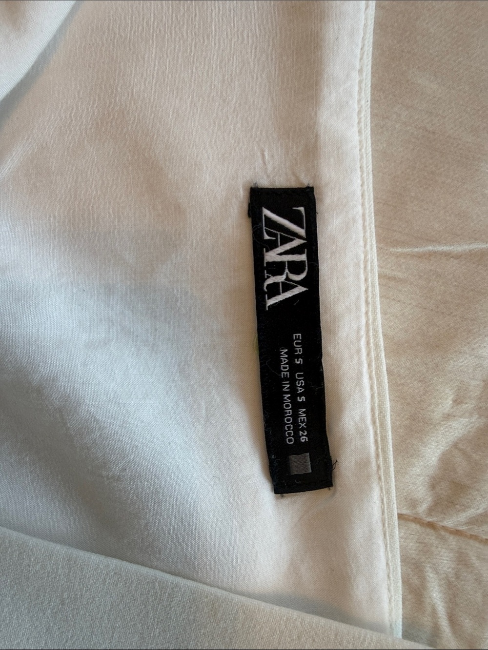 Zara White Pleated Mini Skirt with Gold Button Detail - Picture 3 of 6